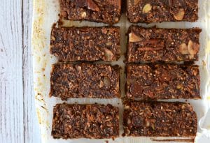 Barres énergétiques chocolatées aux dattes