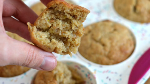 Muffins aux bananes moelleux plan rapproché