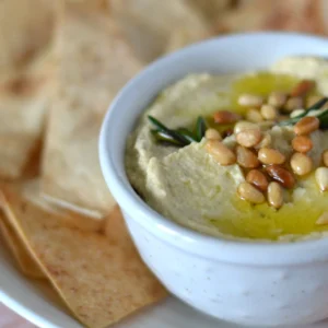 Houmous à l&rsquo;ail et au romarin