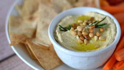 Houmous à l'ail et au romarin