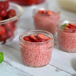 Tapioca au lait de coco et aux fraises